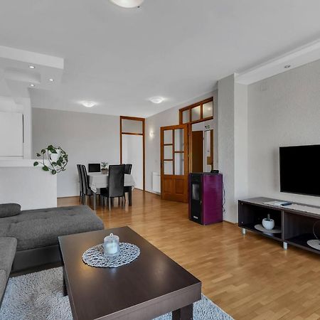 Urban Apartment Макарська Екстер'єр фото