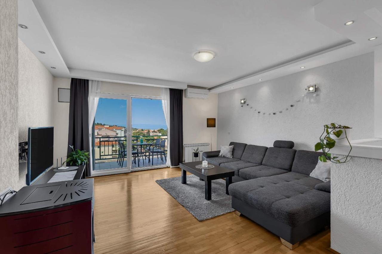 Urban Apartment Макарська Екстер'єр фото