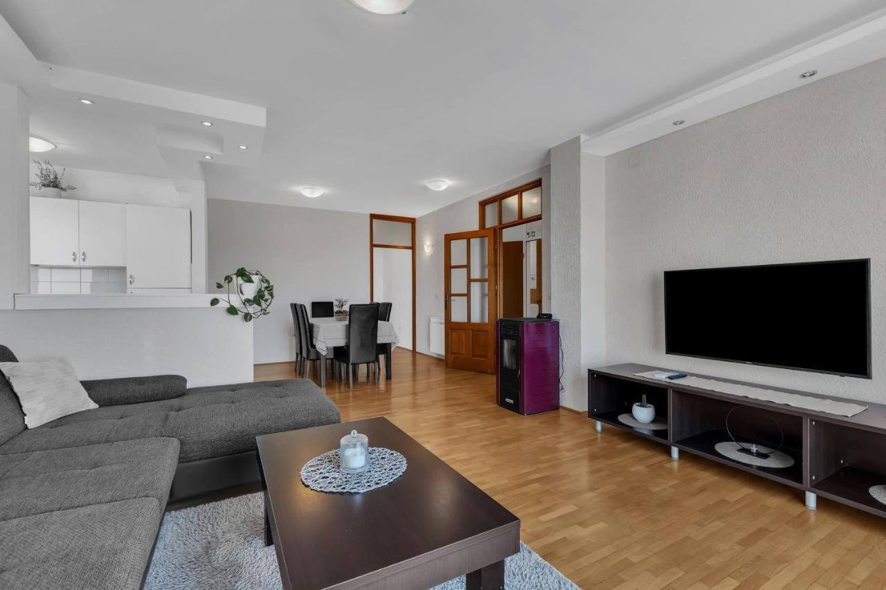 Urban Apartment Макарська Екстер'єр фото