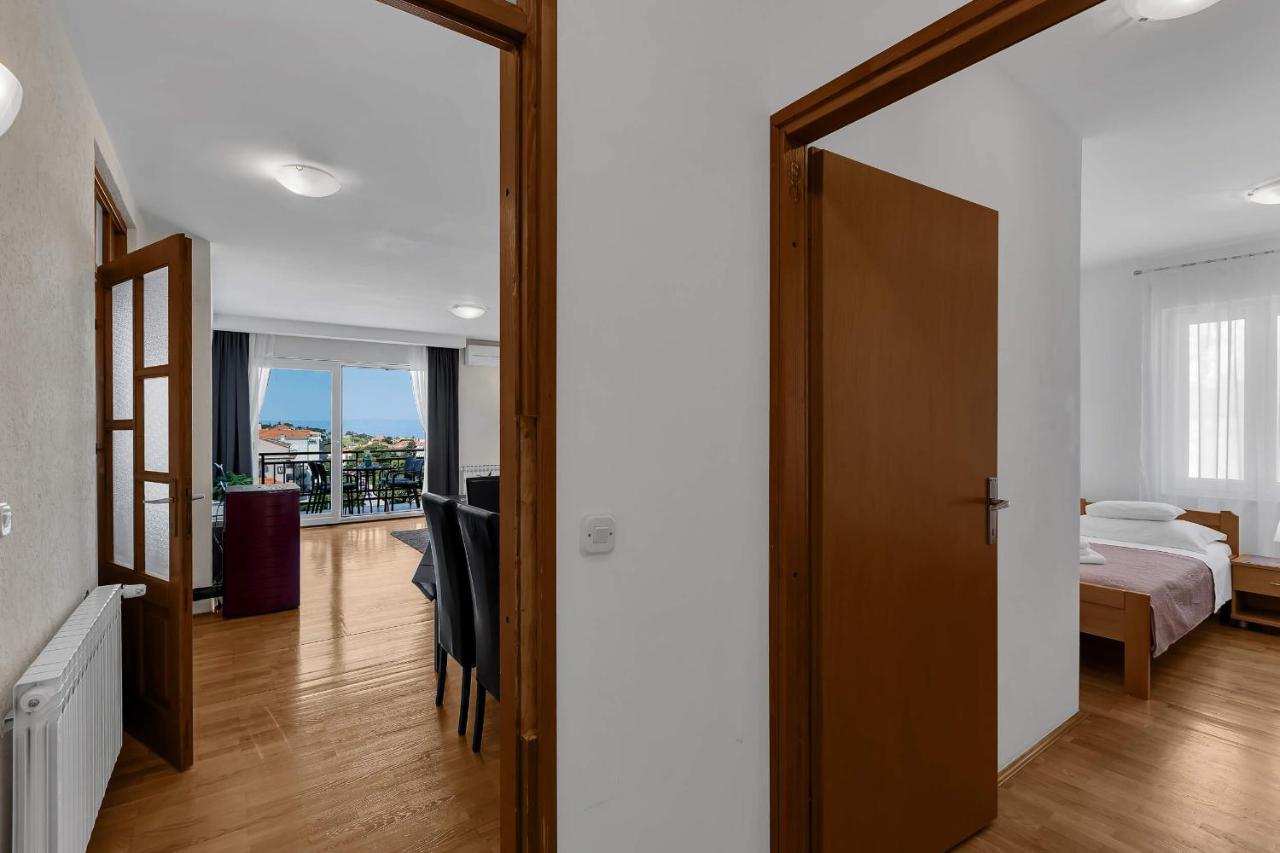 Urban Apartment Макарська Екстер'єр фото