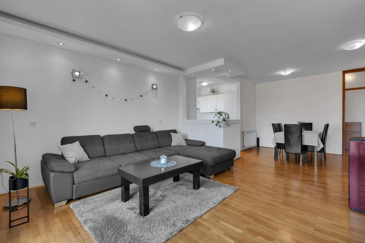 Urban Apartment Макарська Екстер'єр фото